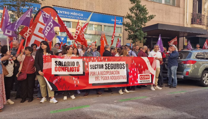 CCOO VALORAMOS POSITIVAMENTE LA CONCENTRACIÓN FRENTE A UNESPA